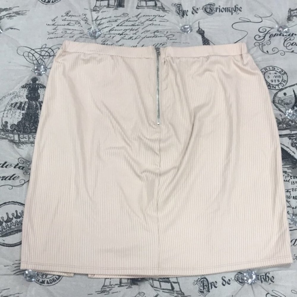Leith Ribbed Mini Skirt - Picture 5 of 5